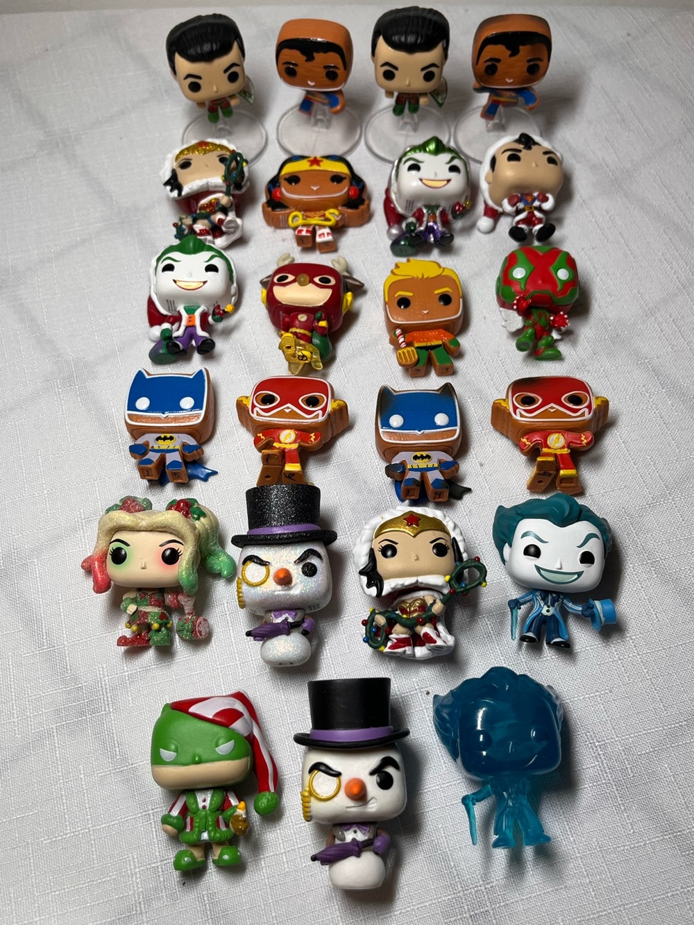 Funko DC & Holiday Mini Figure Lot
2023 DC Super Heroes
Collectible - Picture 8 of 11